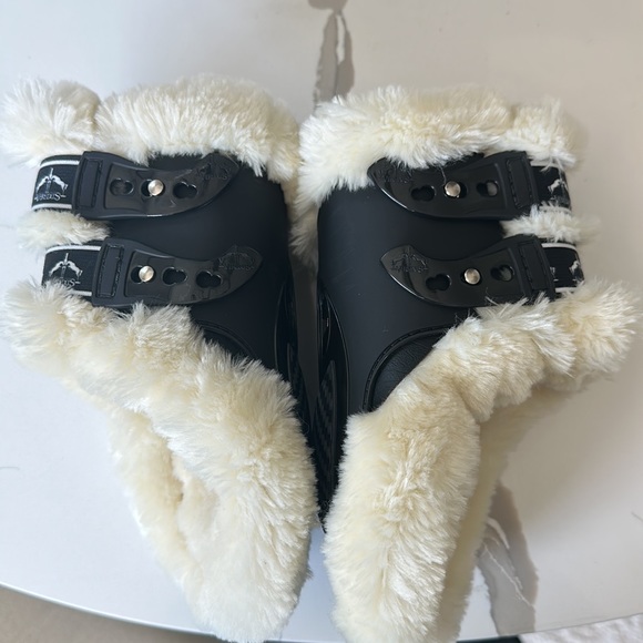 Brand new Carbon Gel Veredus hind boots Large - Picture 6 of 9